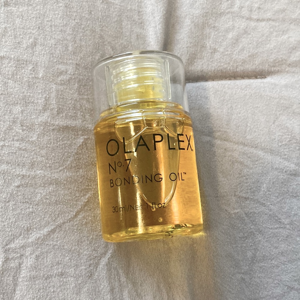 Olaplex No 7 bonding oil